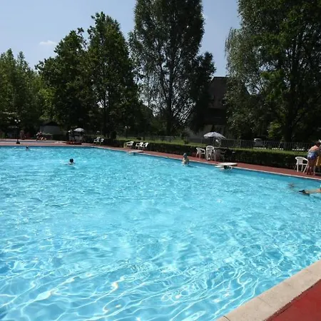 Ξενοδοχείο με διαμερίσματα Viking Gárdony